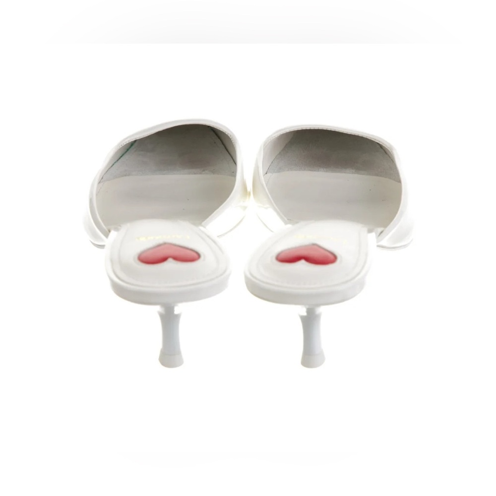 Larroude white patent Leather slip on Mule Size 8.5 New with heart shaped box - Picture 4 of 11